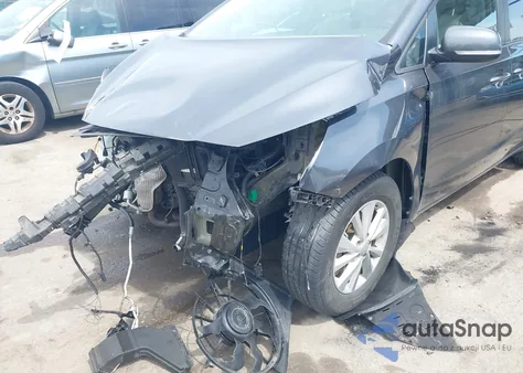 2017 Kia Sedona Lx z USA, uszkodzony, nr VIN KNDMB5C12H6308244